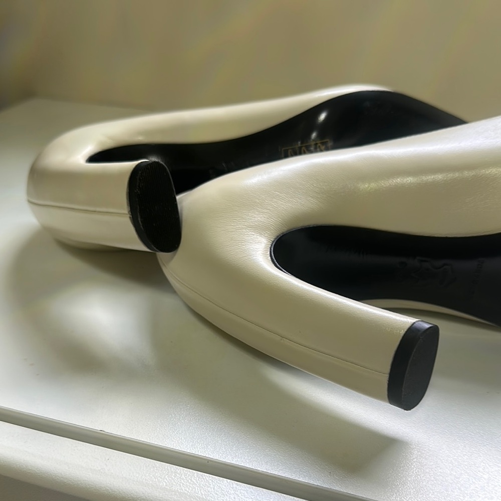 Tory Burch Sculpted Peep-Toe Pumps - Picture 9 of 10